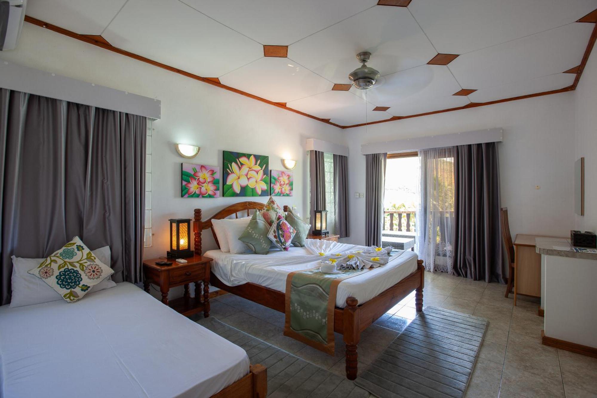 Sea View Lodge Baie Sainte Anne Dış mekan fotoğraf