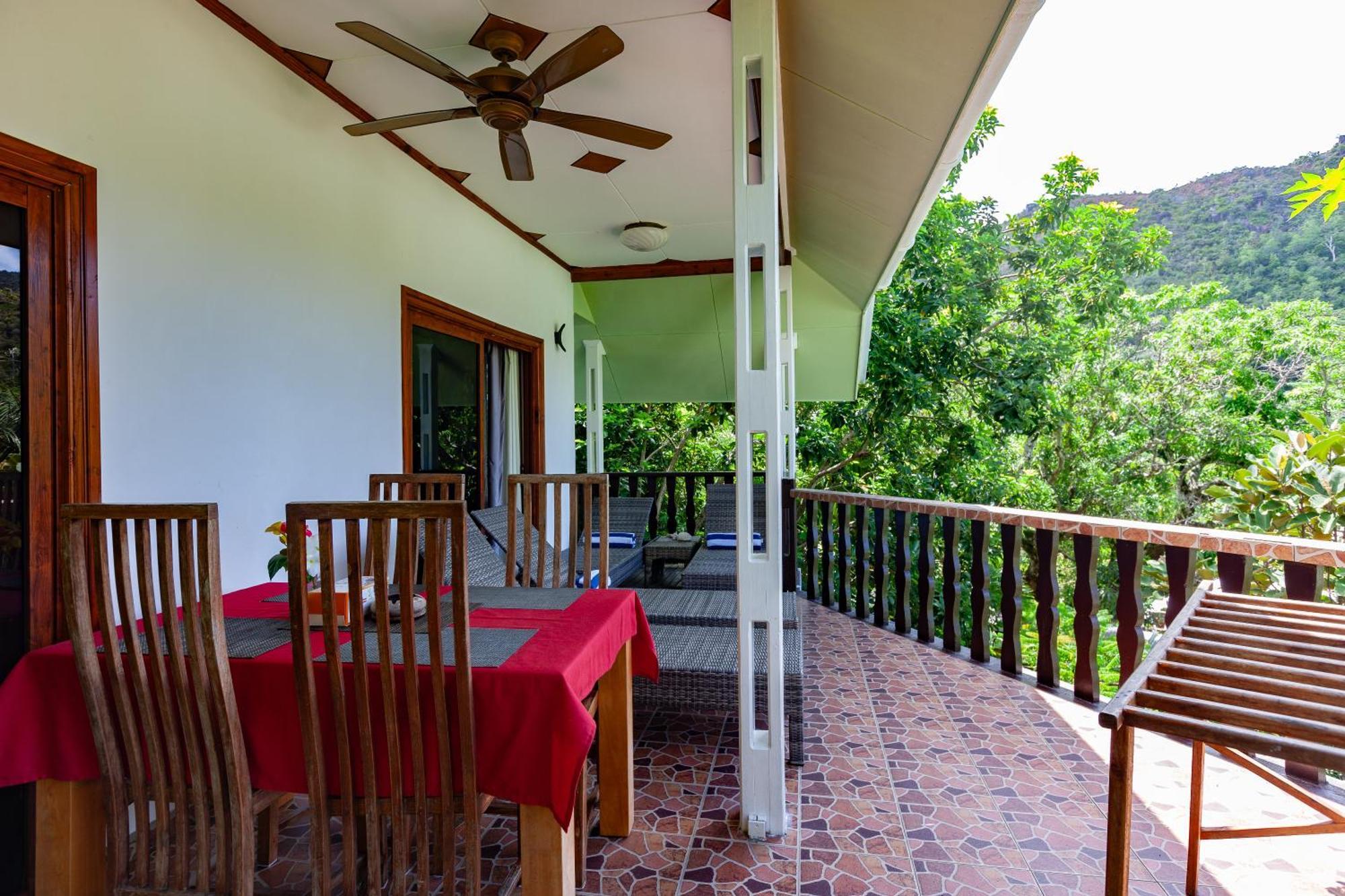 Sea View Lodge Baie Sainte Anne Dış mekan fotoğraf