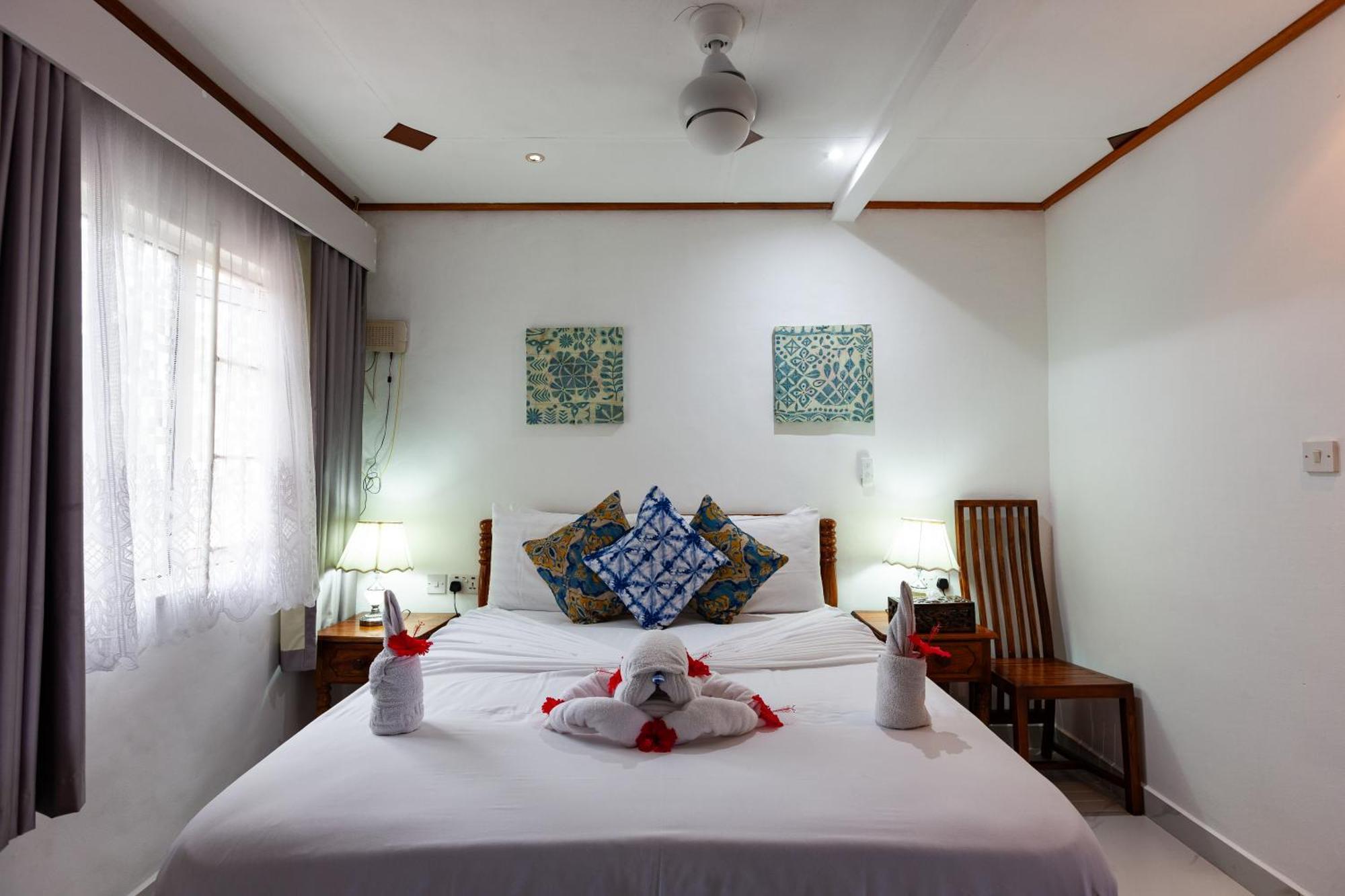 Sea View Lodge Baie Sainte Anne Dış mekan fotoğraf