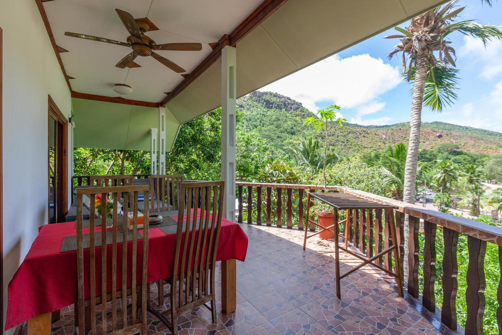 Sea View Lodge Baie Sainte Anne Dış mekan fotoğraf