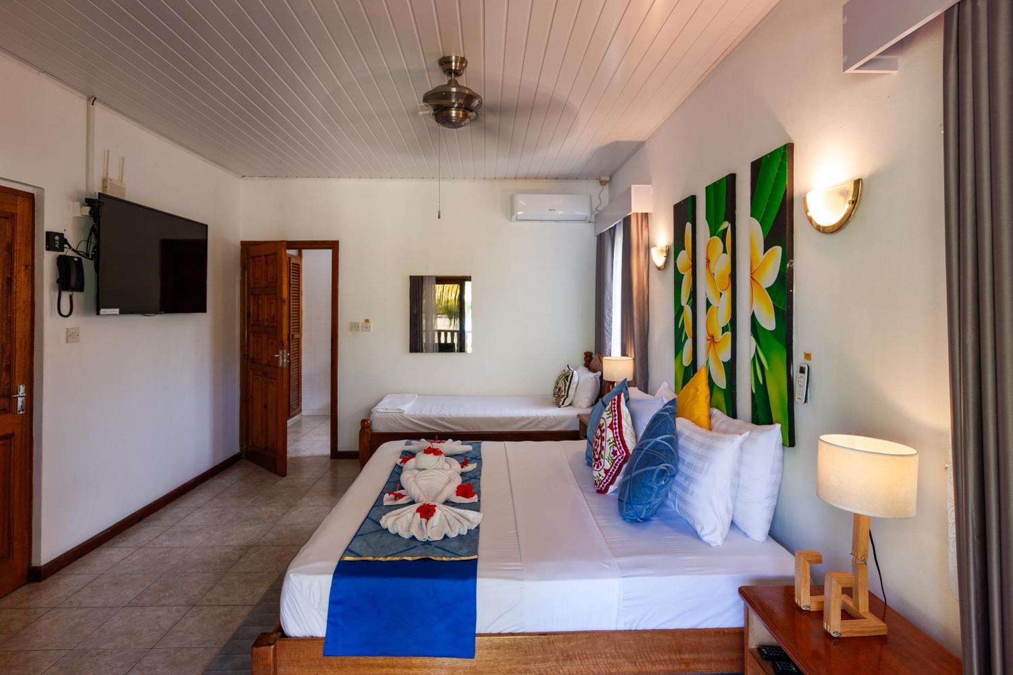 Sea View Lodge Baie Sainte Anne Dış mekan fotoğraf