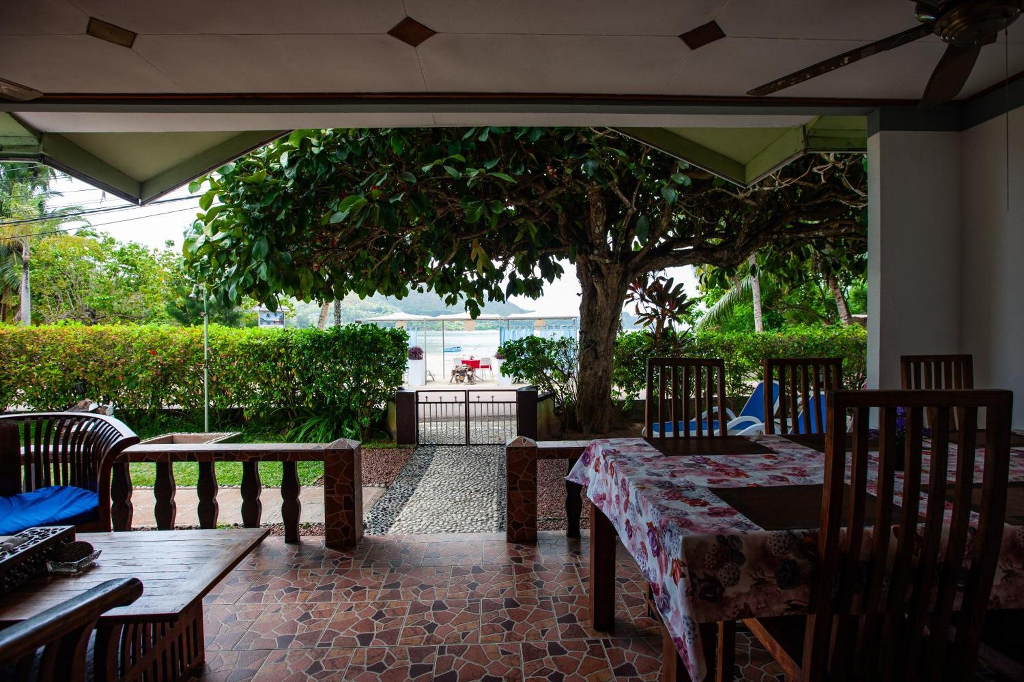 Sea View Lodge Baie Sainte Anne Dış mekan fotoğraf