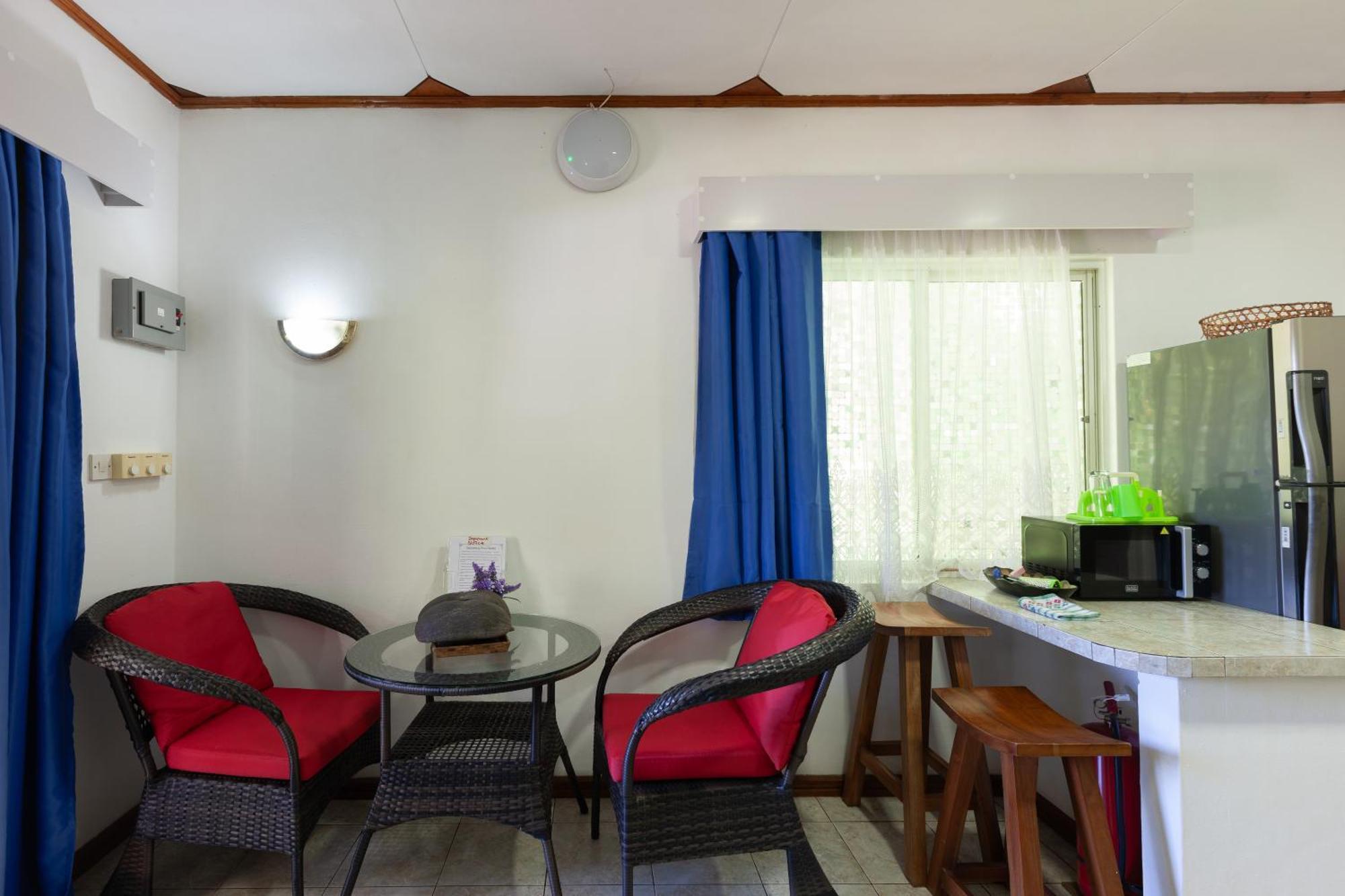 Sea View Lodge Baie Sainte Anne Dış mekan fotoğraf