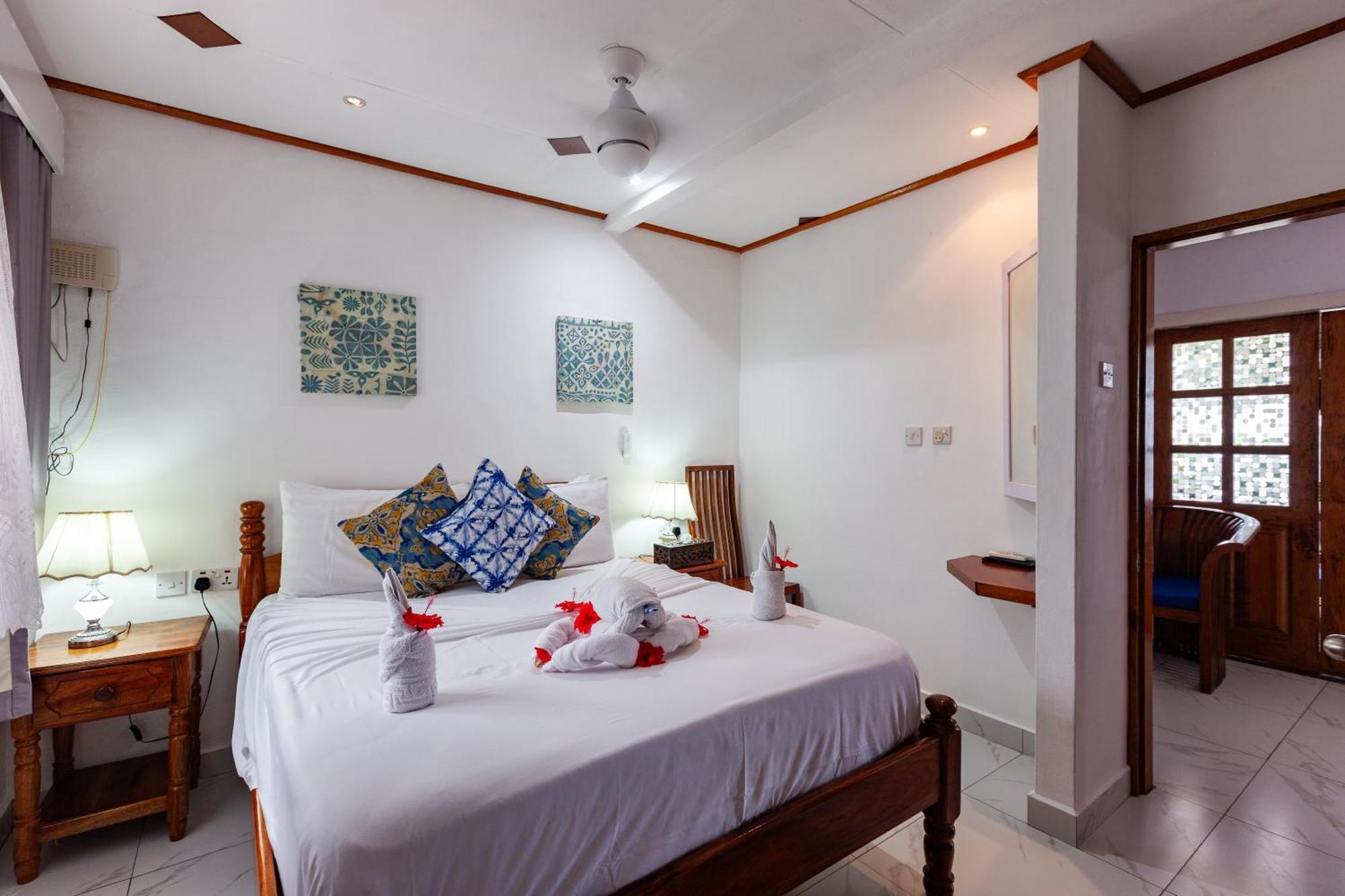 Sea View Lodge Baie Sainte Anne Dış mekan fotoğraf