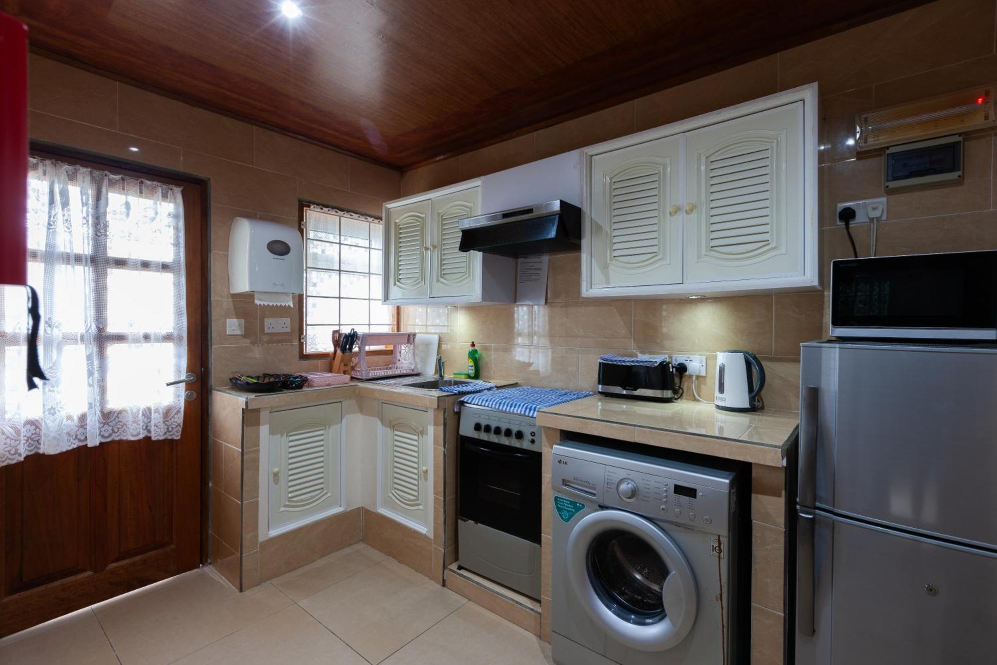 Sea View Lodge Baie Sainte Anne Dış mekan fotoğraf