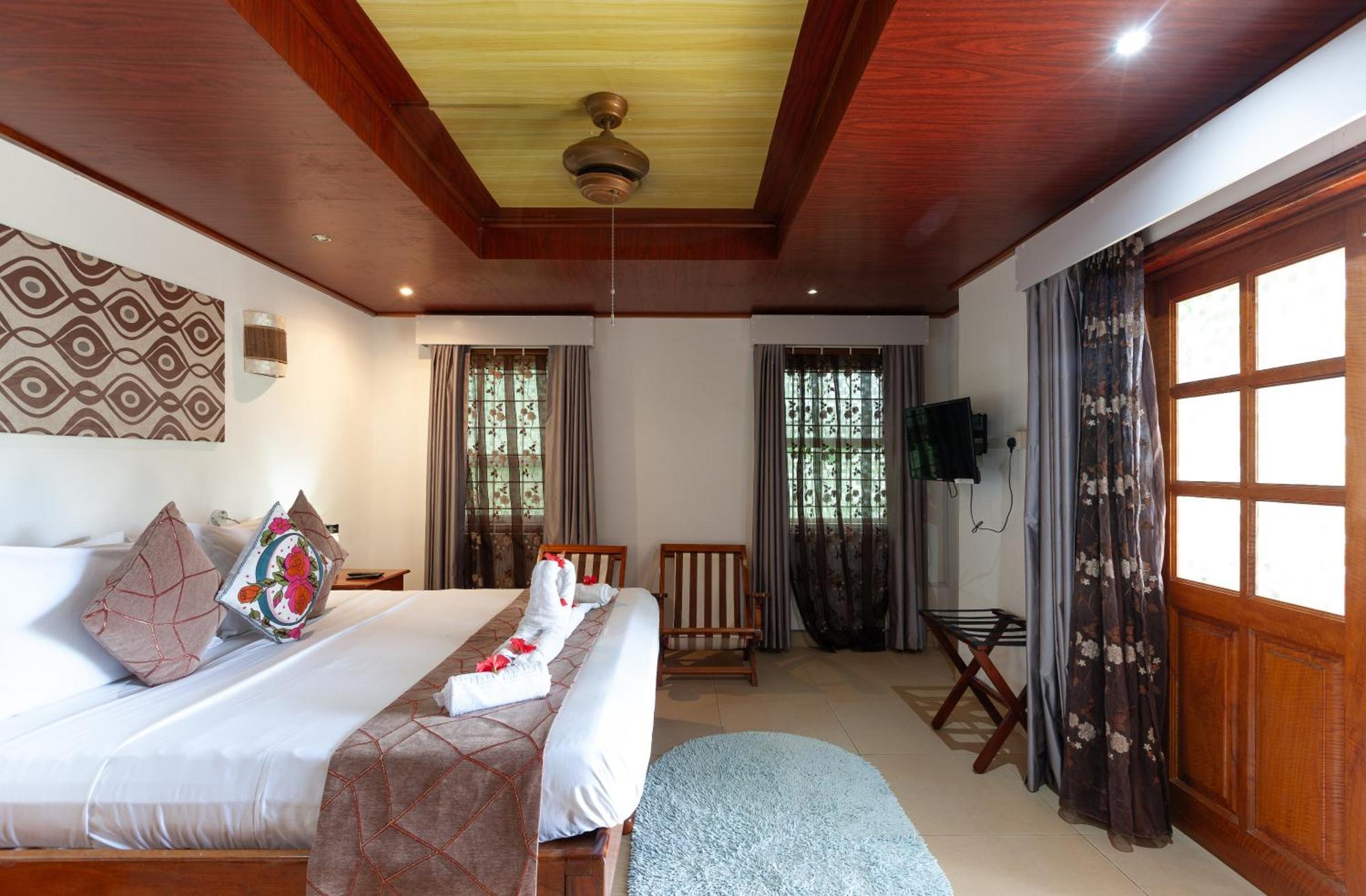 Sea View Lodge Baie Sainte Anne Dış mekan fotoğraf