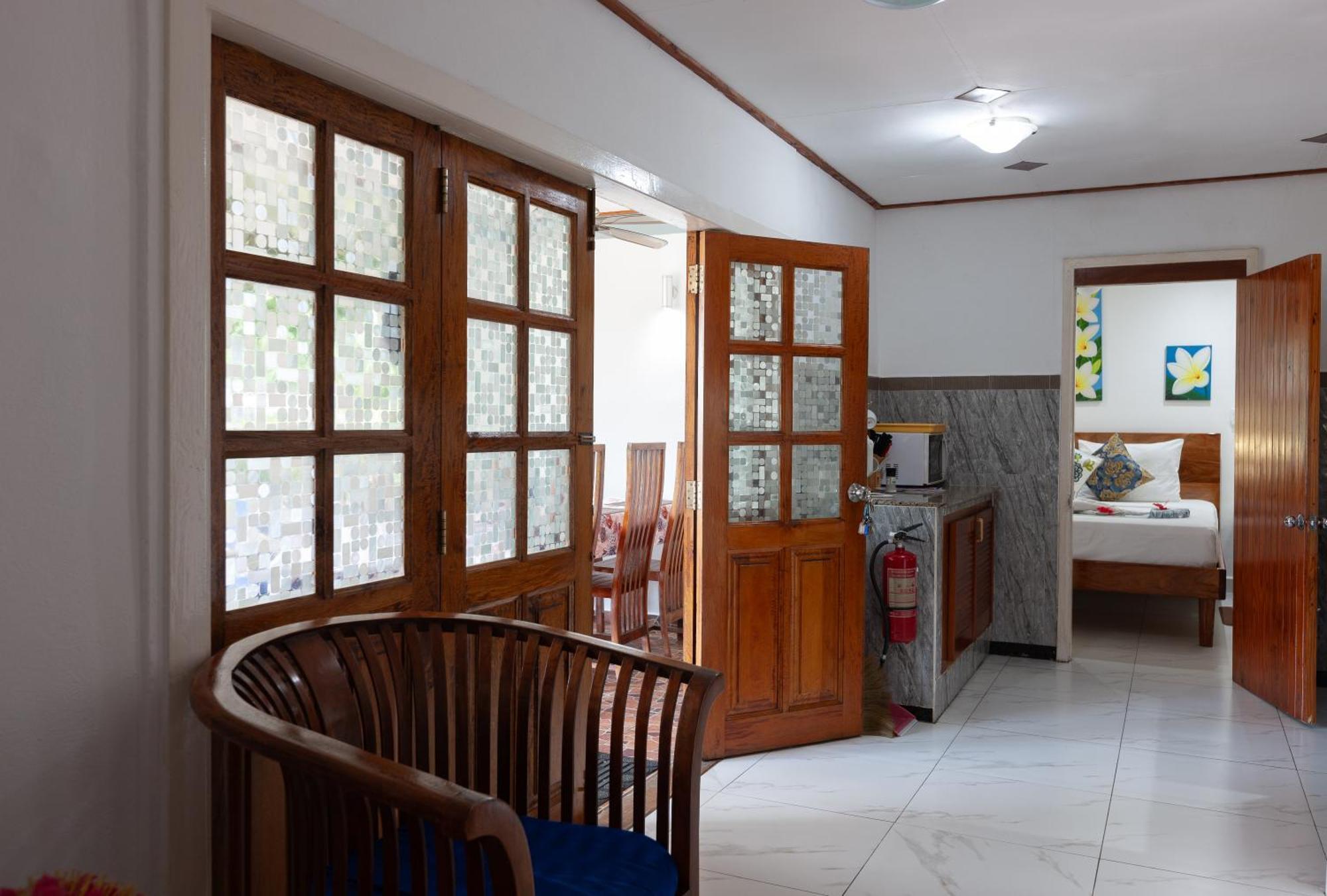Sea View Lodge Baie Sainte Anne Dış mekan fotoğraf