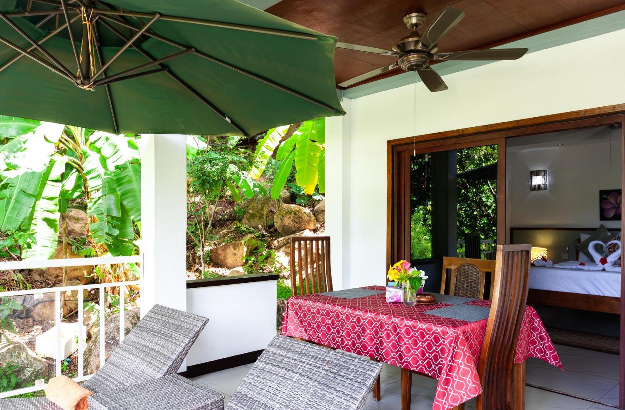 Sea View Lodge Baie Sainte Anne Dış mekan fotoğraf