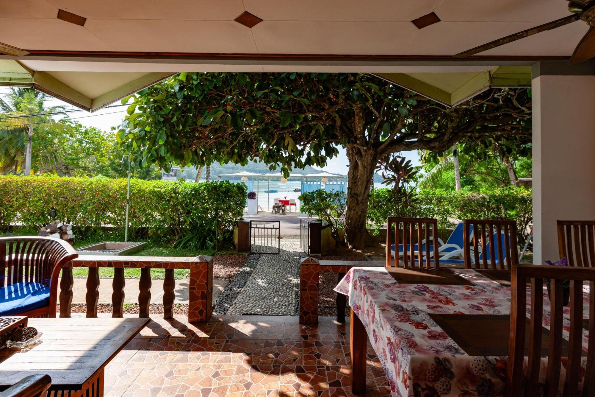 Sea View Lodge Baie Sainte Anne Dış mekan fotoğraf