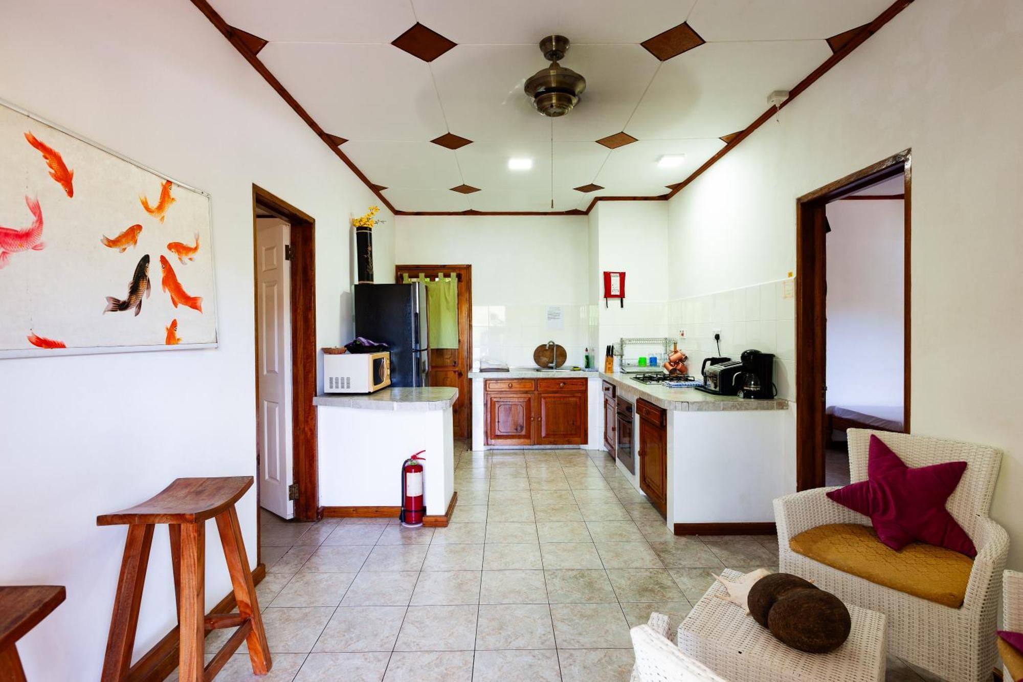 Sea View Lodge Baie Sainte Anne Dış mekan fotoğraf