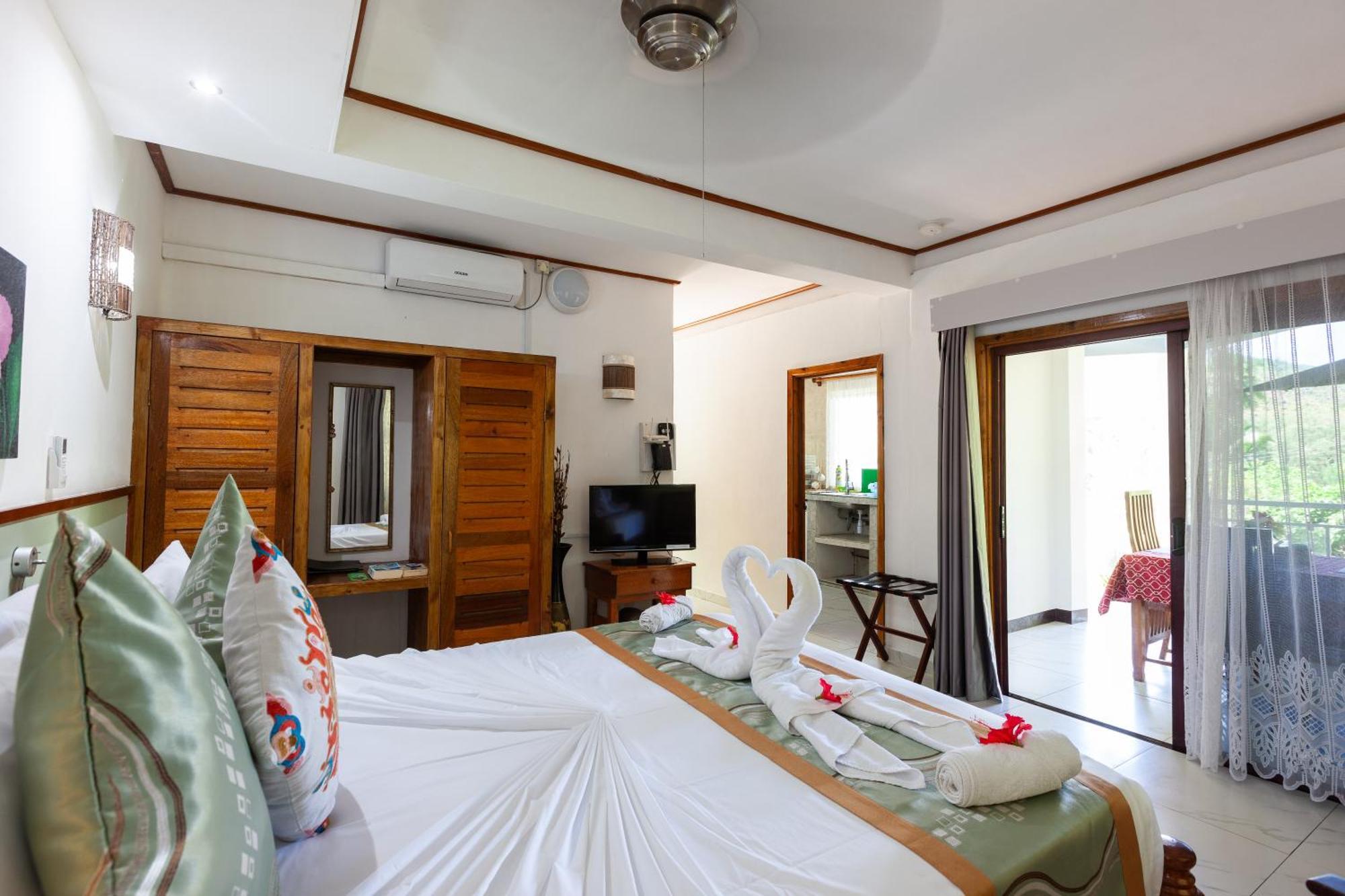 Sea View Lodge Baie Sainte Anne Dış mekan fotoğraf