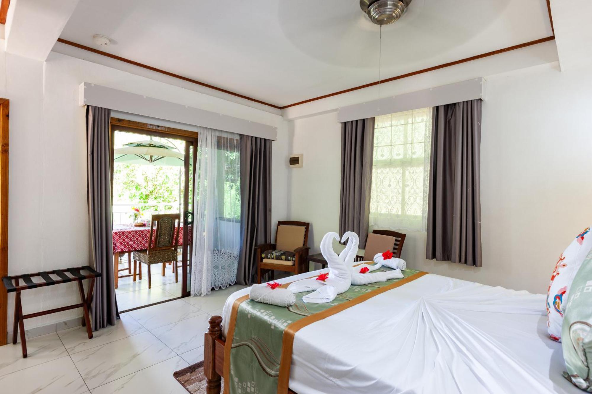 Sea View Lodge Baie Sainte Anne Dış mekan fotoğraf