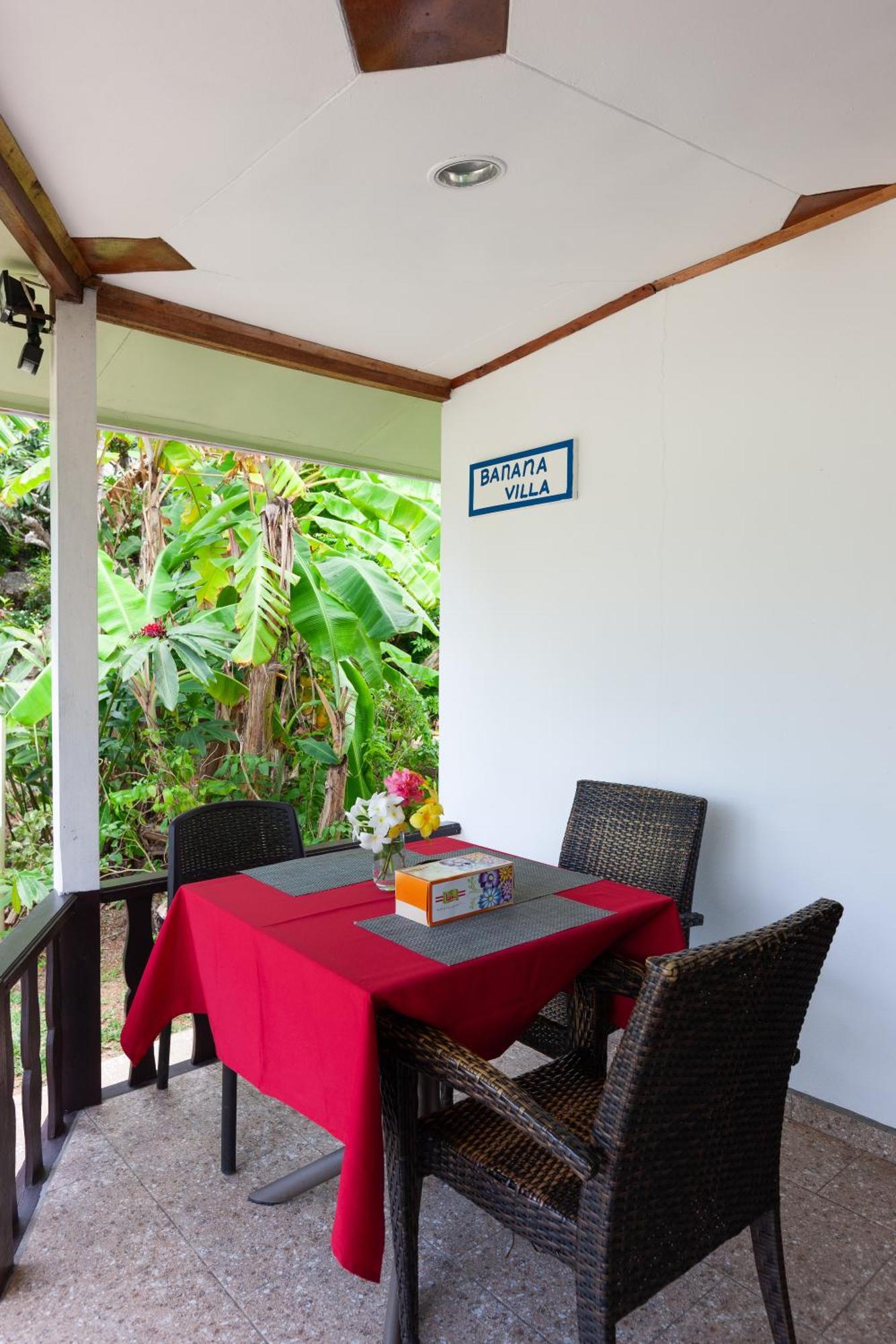 Sea View Lodge Baie Sainte Anne Dış mekan fotoğraf
