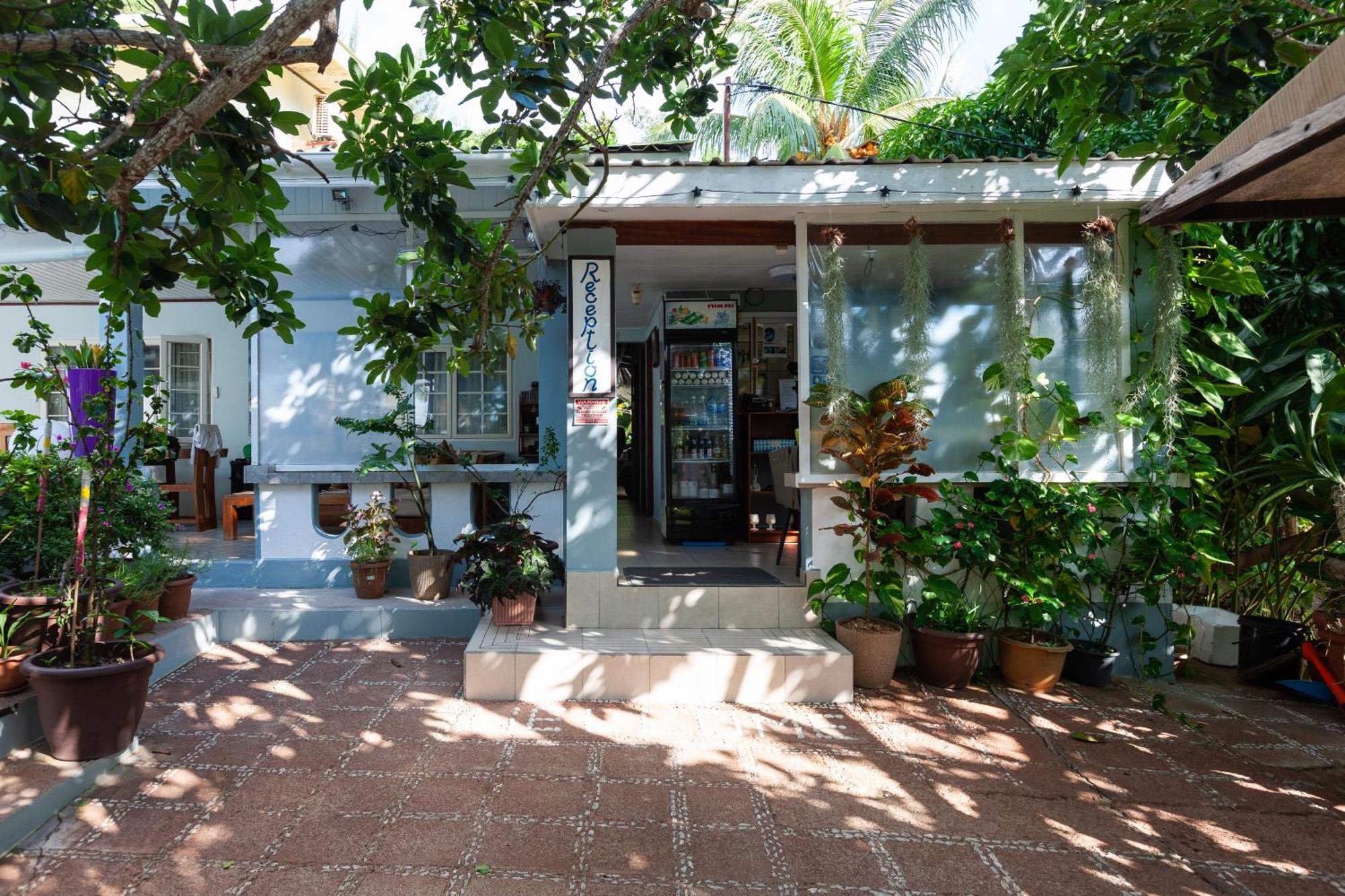 Sea View Lodge Baie Sainte Anne Dış mekan fotoğraf