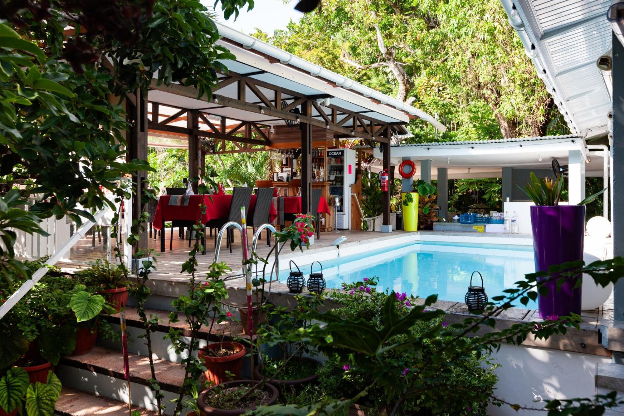 Sea View Lodge Baie Sainte Anne Dış mekan fotoğraf