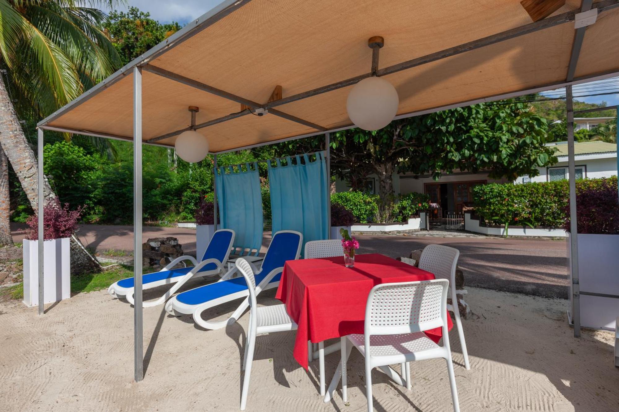 Sea View Lodge Baie Sainte Anne Dış mekan fotoğraf