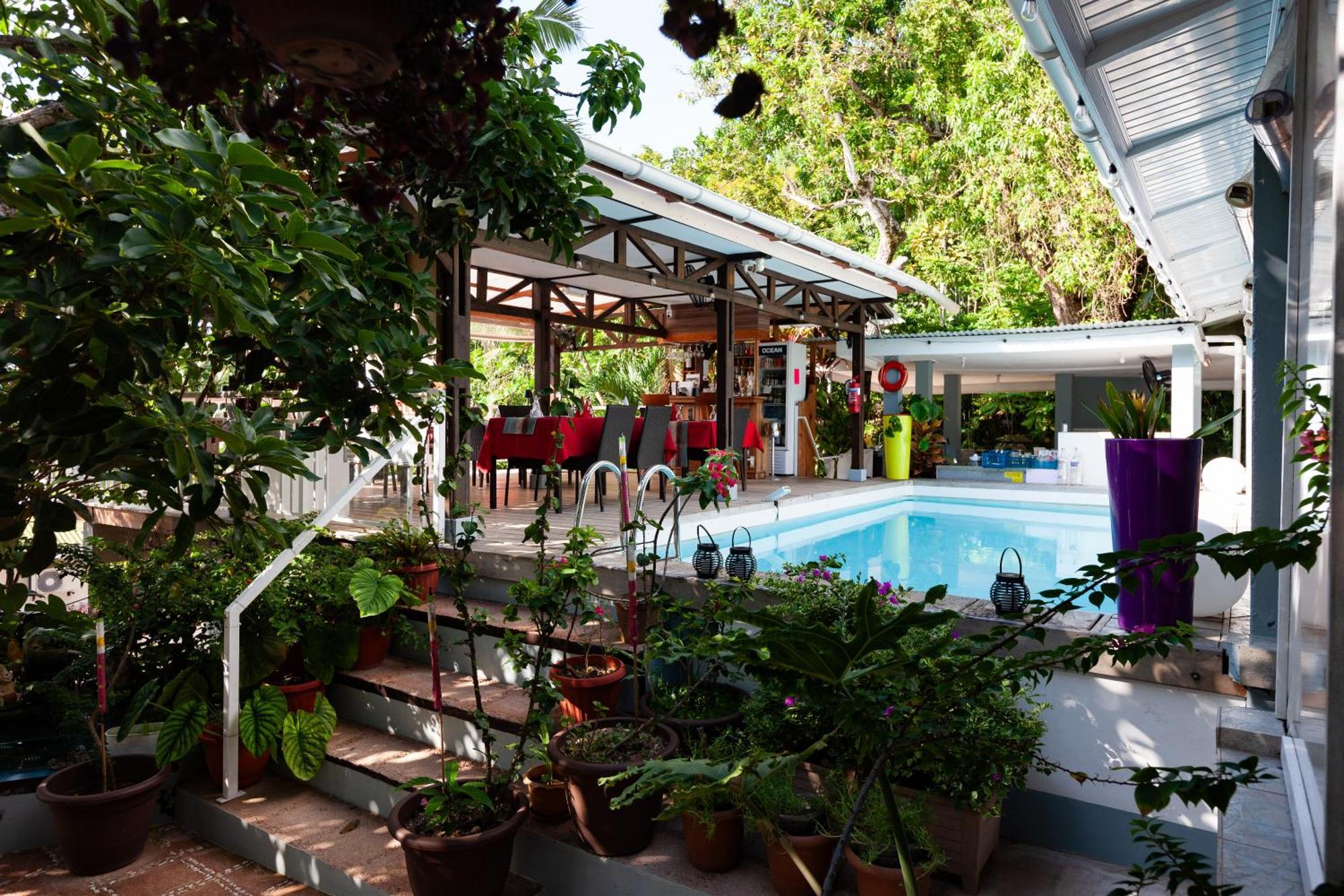 Sea View Lodge Baie Sainte Anne Dış mekan fotoğraf